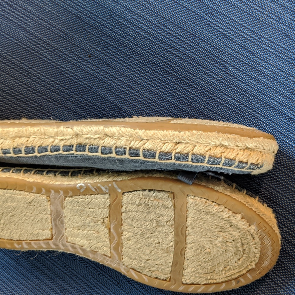 Simply Vera Vera Wang Jeweled Flats - Sz 7 - Picture 7 of 8